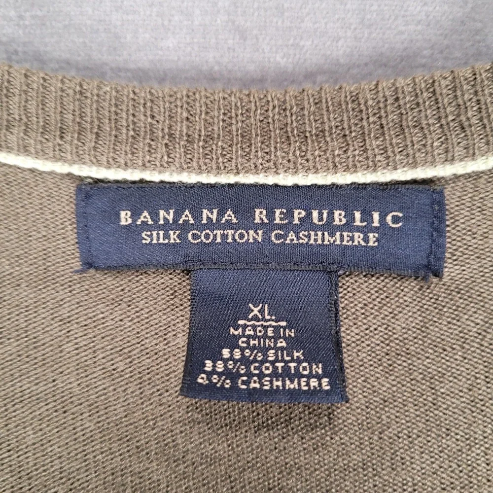 Banana Republic Silk Cashmere Blend Lightweight V-Neck Sweater Olive Green XL‎